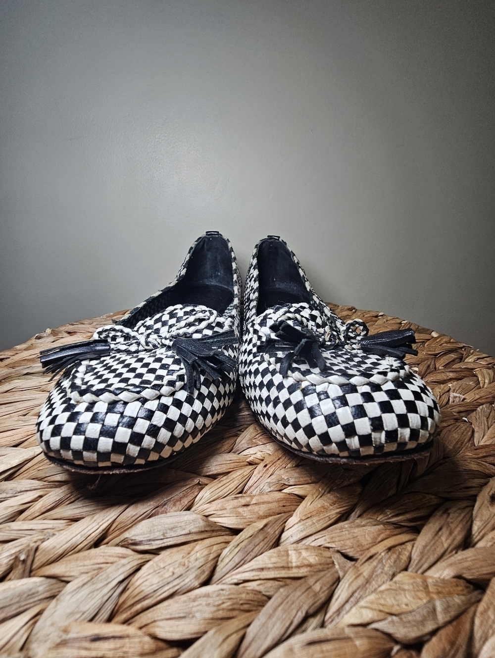 Tory Burch Woven Leather Ballet Flats 8M Black White Checkered Tassel - Picture 5 of 11